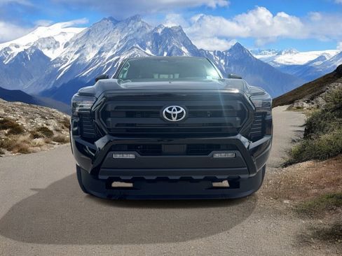 Certified 2025 Toyota Tacoma SR5 AWD/4WD image 8