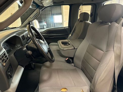 Used 2004 Ford F250 XLT image 9