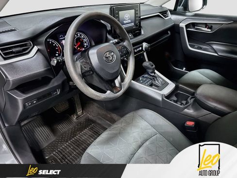 Used 2021 Toyota RAV4 XLE w/ Convenience Package AWD/4WD image 12