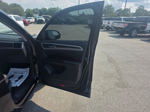 Used 2019 Volkswagen Atlas SEL R-Line FWD image 14