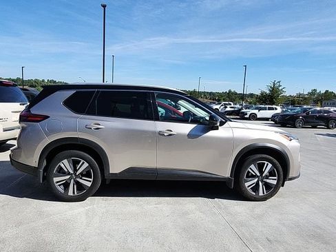 Certified 2025 Nissan Rogue SL AWD/4WD image 2