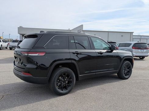New 2026 Jeep Grand Cherokee Altitude RWD image 3