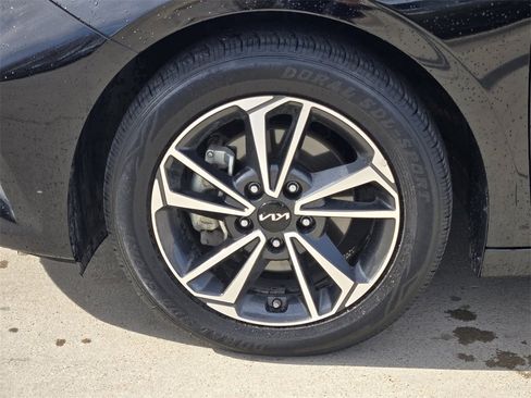Certified 2024 Kia Forte LXS image 17
