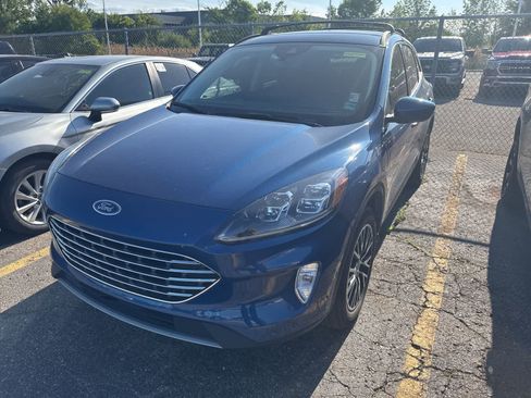Used 2022 Ford Escape Titanium w/ Titanium Premium Package FWD image 29