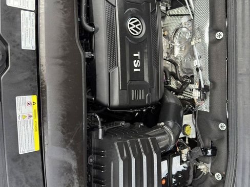 Used 2021 Volkswagen Atlas Cross Sport SE FWD image 40