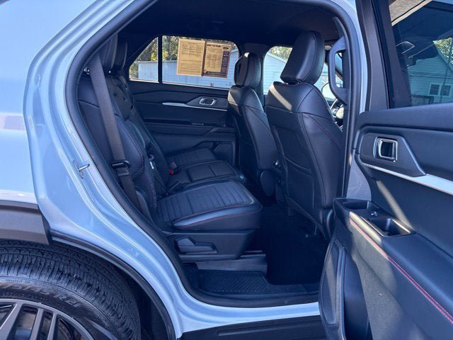 Used 2026 Ford Explorer ST-Line w/ ST-Line Street Pack AWD/4WD image 13