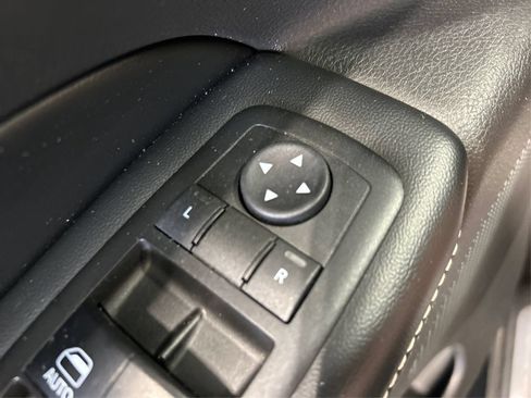 Used 2017 Jeep Grand Cherokee Limited AWD/4WD image 31