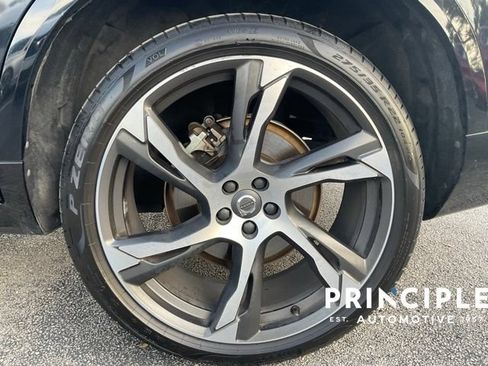 Used 2022 Volvo XC90 T5 Momentum FWD image 10