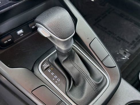 Used 2023 Kia Soul LX w/ LX Technology Package FWD image 16