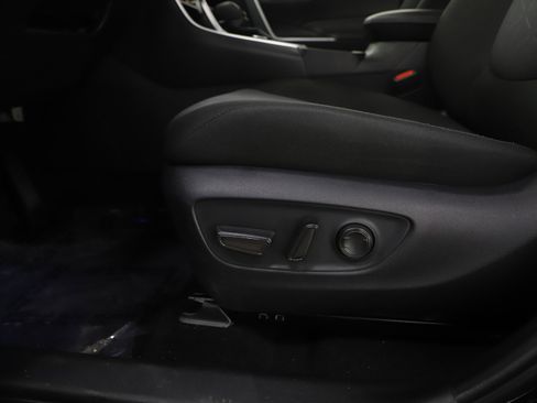 Used 2025 Toyota RAV4 XLE image 21