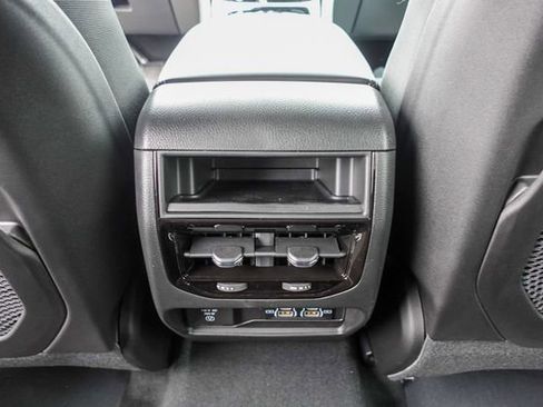 New 2025 Jeep Grand Cherokee Altitude image 24