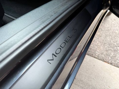 Used 2022 Tesla Model 3 Long Range AWD/4WD image 24