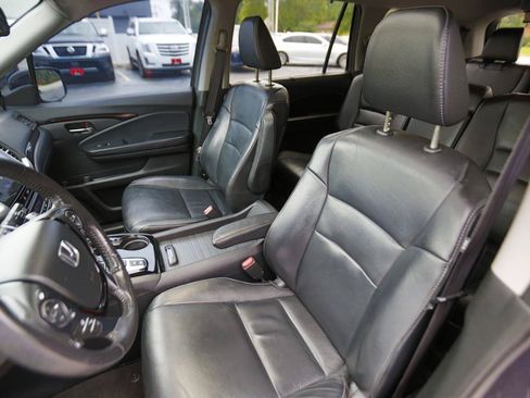 Used 2017 Honda Pilot Touring image 5