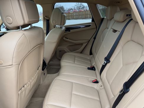 Used 2017 Porsche Macan S image 34