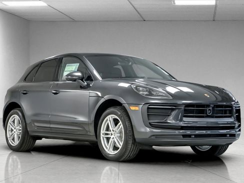 Certified 2025 Porsche Macan image 10