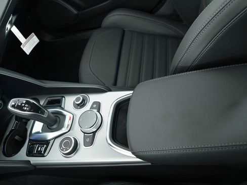 New 2025 Alfa Romeo Giulia RWD image 27