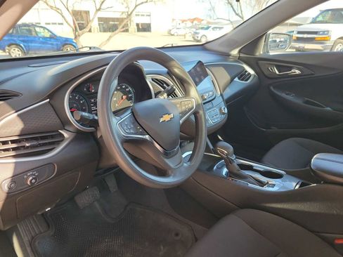 Used 2024 Chevrolet Malibu LT image 2