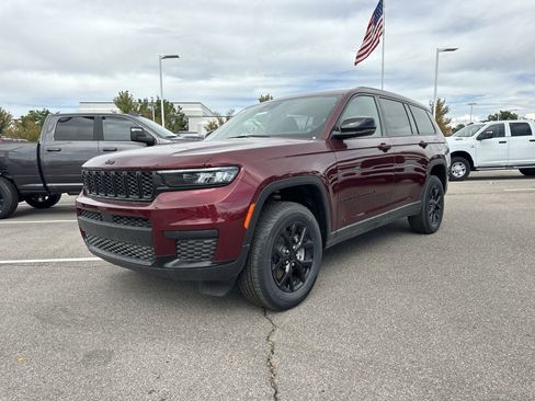 New 2025 Jeep Grand Cherokee L Altitude image 4