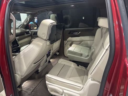 Used 2025 GMC Yukon XL Denali w/ Denali Reserve Package AWD/4WD image 28