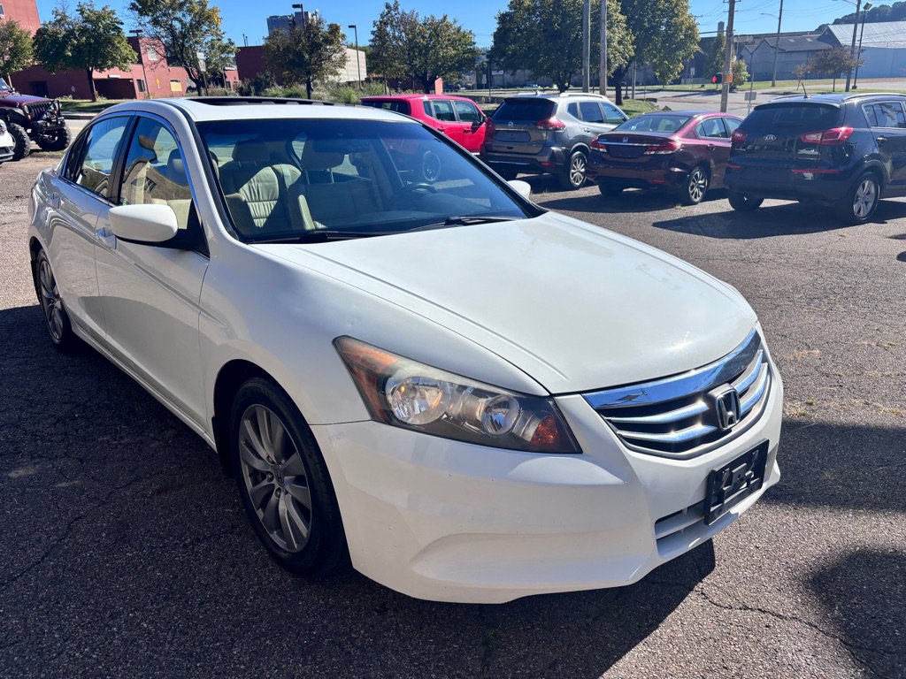 Used 2011 Honda Accord EX-L image 2
