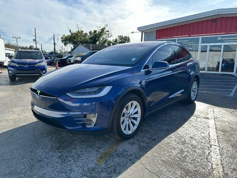Used 2020 Tesla Model X Long Range image 4