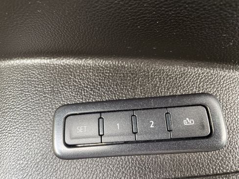 Used 2018 GMC Yukon Denali w/ Denali Ultimate Package AWD/4WD image 36