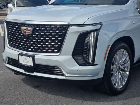 Used 2026 Cadillac Escalade Luxury w/ Touring Package RWD image 11