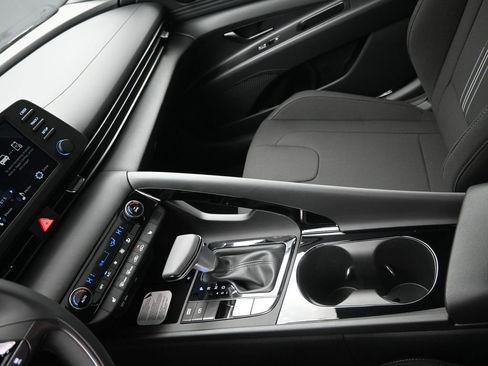 New 2026 Hyundai Elantra SEL Sport Premium FWD image 18