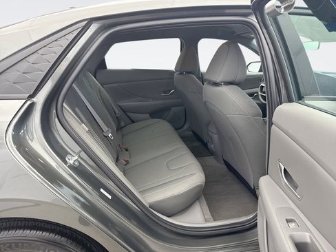 Used 2024 Hyundai Elantra SEL image 17
