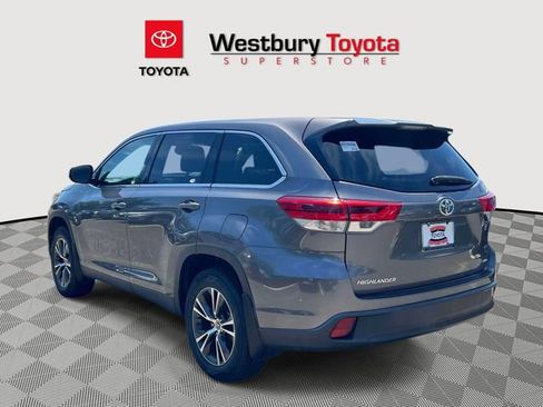 Certified 2019 Toyota Highlander LE AWD/4WD image 11