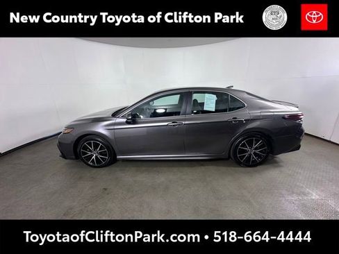 Used 2024 Toyota Camry SE w/ Cold Weather Package AWD/4WD image 6