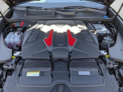 New 2026 Audi RS Q8 performance image 16