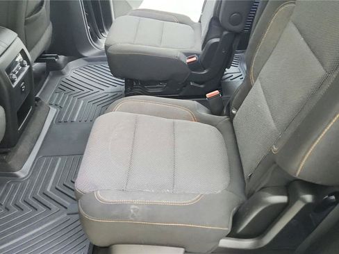 Used 2018 Chevrolet Traverse LT FWD image 13