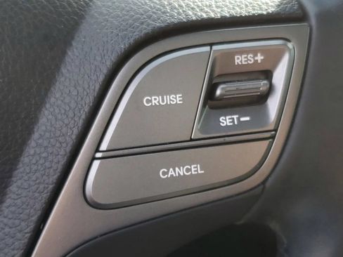 Used 2017 Hyundai Santa Fe FWD image 31