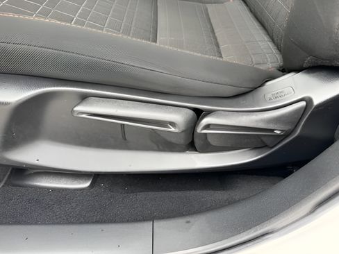 Used 2024 Honda HR-V Sport image 23