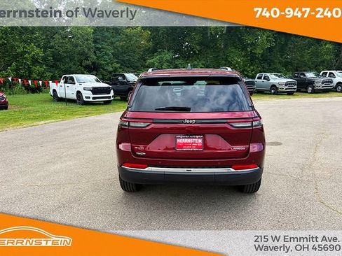 Used 2023 Jeep Grand Cherokee Laredo w/ Luxury Tech Group I AWD/4WD image 30