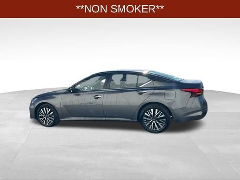 Used 2024 Nissan Altima 2.5 SV image 4