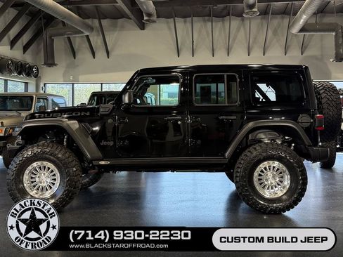 Used 2025 Jeep Wrangler Unlimited Rubicon 4xe w/ Safety Group AWD/4WD image 12