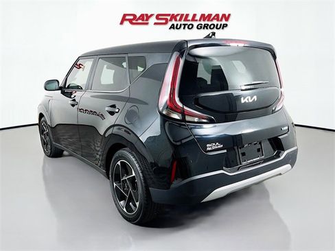 Used 2023 Kia Soul EX image 5