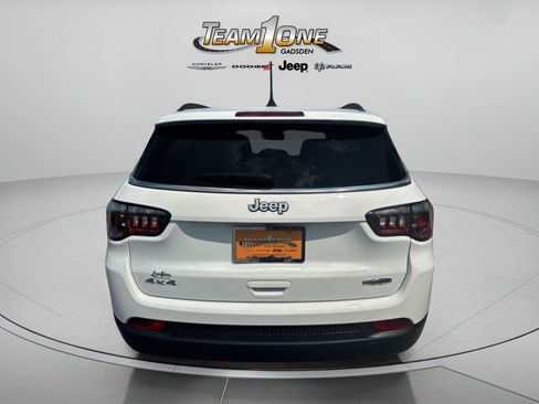 Used 2025 Jeep Compass Latitude AWD/4WD image 7