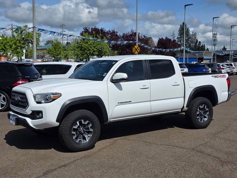 Used 2018 Toyota Tacoma TRD Off-Road image 26