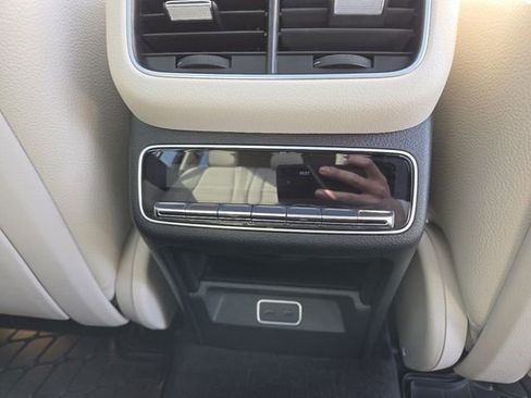 Used 2024 Mercedes-Benz GLS 450 4MATIC image 18