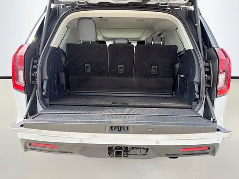 Used 2025 Ford Expedition Active image 32