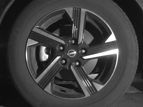 Used 2025 Nissan Sentra SV image 12