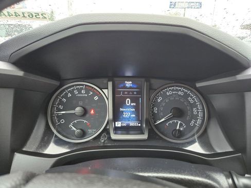 Used 2021 Toyota Tacoma TRD Off-Road w/ Technology Package image 13