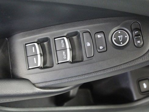 Used 2018 Honda Accord Sport image 19