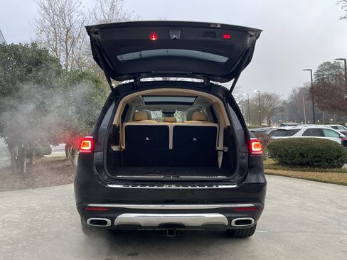 Certified 2023 Mercedes-Benz GLS 450 4MATIC image 9