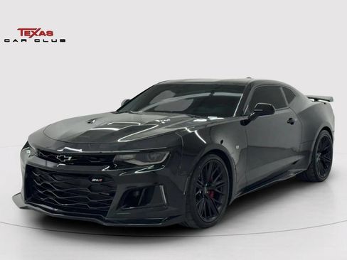 Used 2022 Chevrolet Camaro ZL1 RWD image 3