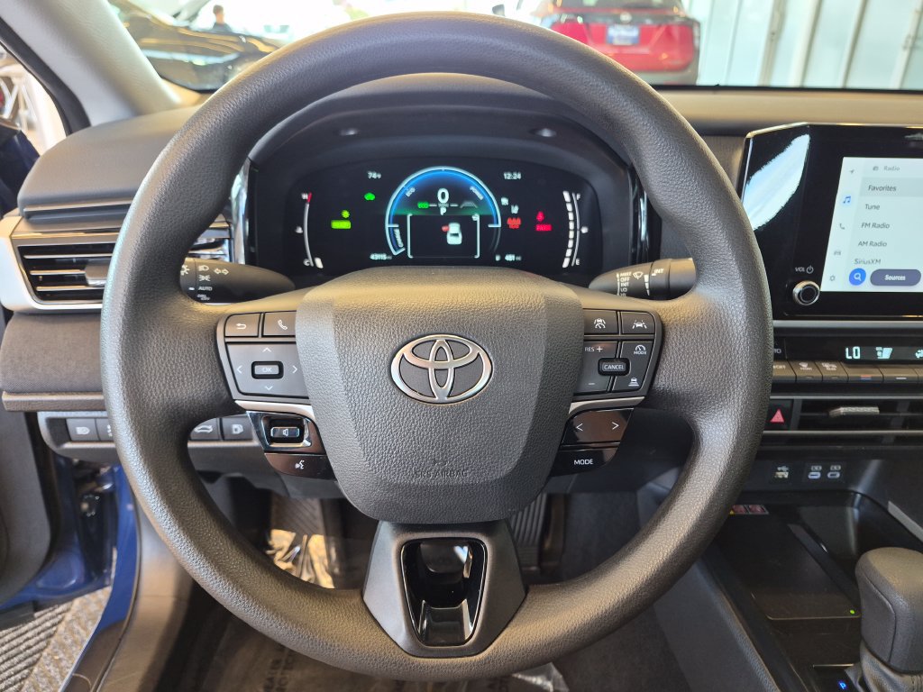 Used 2025 Toyota Camry LE FWD image 18