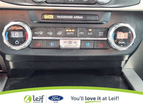 Used 2022 Ford F250 Platinum w/ FX4 Off-Road Package AWD/4WD image 14
